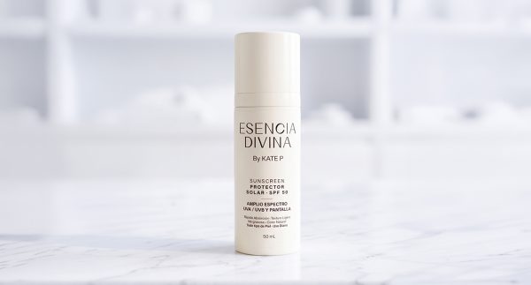 Esencia Divina Daily Facial Sunscreen SPF 50 - Broad Spectrum & Anti-Aging